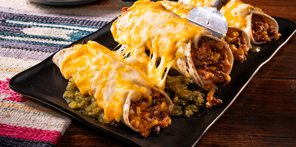 Kelezatan Enchiladas Berbalut Saus dan Keju Khas Meksiko